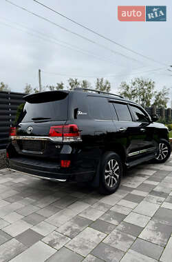 Внедорожник / Кроссовер Toyota Land Cruiser 2020 в 