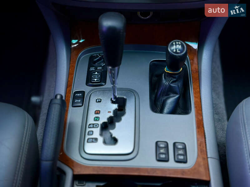 Внедорожник / Кроссовер Toyota Land Cruiser 2003 в Харькове