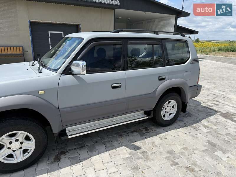 Внедорожник / Кроссовер Toyota Land Cruiser 1998 в Гайсине