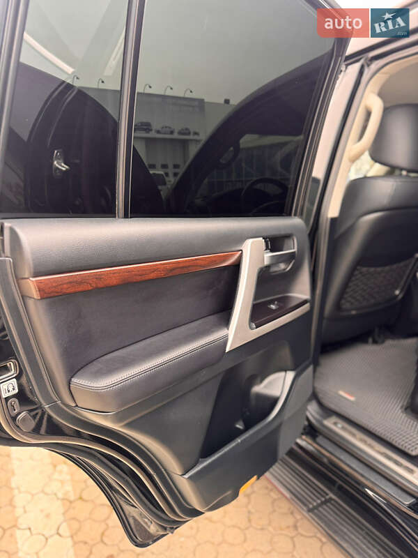 Позашляховик / Кросовер Toyota Land Cruiser 2019 в Чернівцях