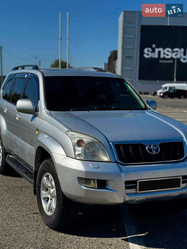 Toyota Land Cruiser 2004