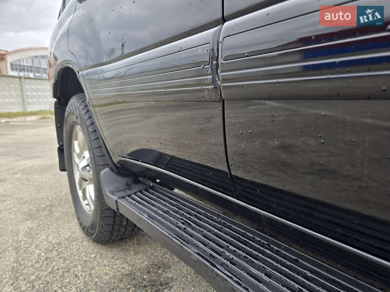 Позашляховик / Кросовер Toyota Land Cruiser 2004 в Малині