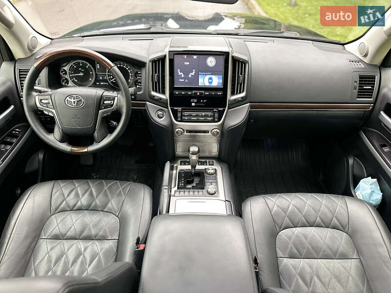Внедорожник / Кроссовер Toyota Land Cruiser 2017 в Киеве