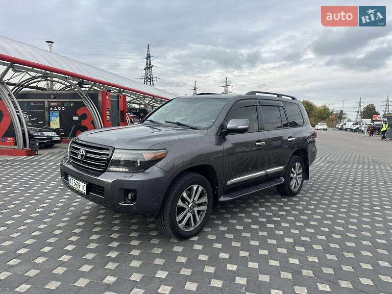 Toyota Land Cruiser 2013