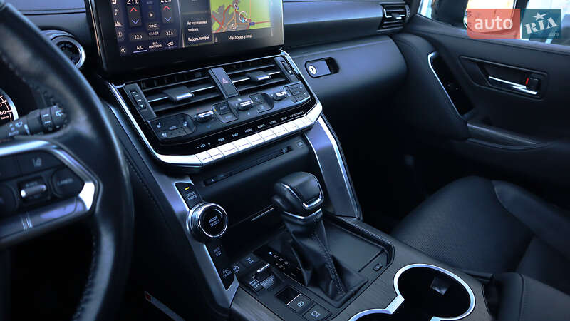 Внедорожник / Кроссовер Toyota Land Cruiser 2023 в Ровно фото 21 Внедорожник / Кроссовер Toyota Land Cruiser 2023 в Ровно