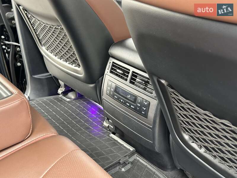 Позашляховик / Кросовер Toyota Land Cruiser 2020 в Дніпрі