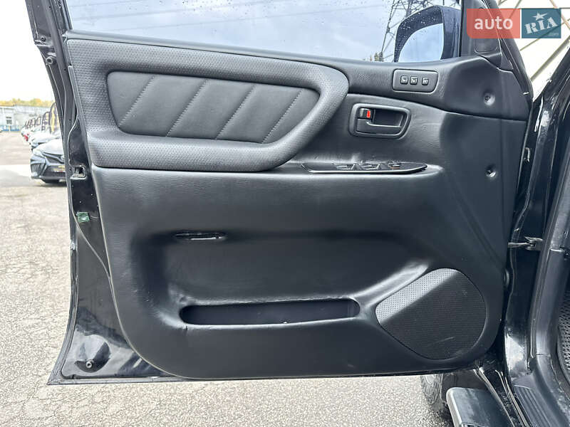 Позашляховик / Кросовер Toyota Land Cruiser 2003 в Харкові