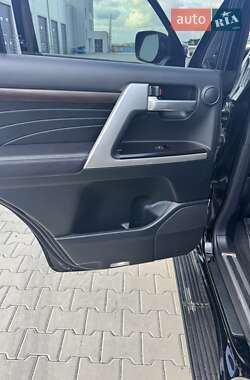 Внедорожник / Кроссовер Toyota Land Cruiser 2020 в 