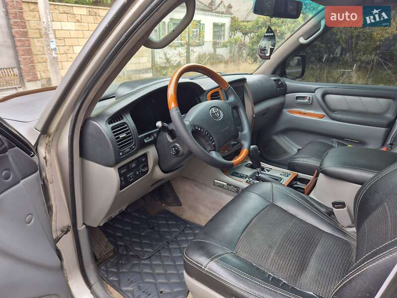 Внедорожник / Кроссовер Toyota Land Cruiser 2003 в Новомосковске