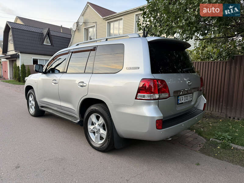Внедорожник / Кроссовер Toyota Land Cruiser 2011 в Борисполе фото 5 Внедорожник / Кроссовер Toyota Land Cruiser 2011 в Борисполе