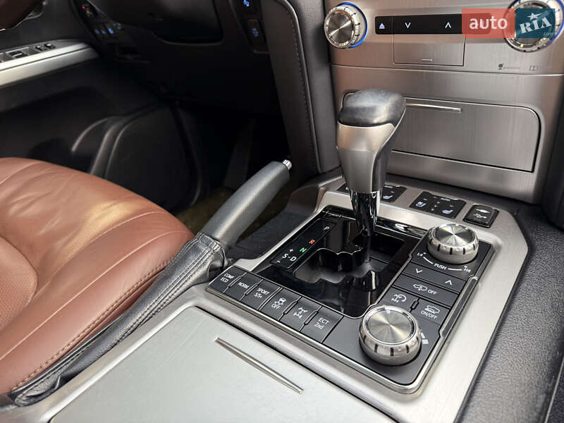 Внедорожник / Кроссовер Toyota Land Cruiser 2016 в Киеве