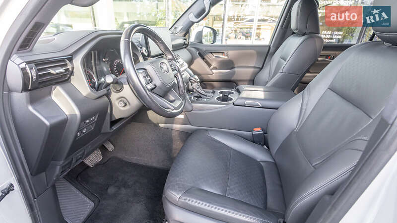 Внедорожник / Кроссовер Toyota Land Cruiser 2023 в Днепре