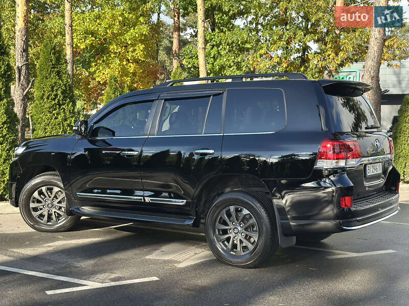Внедорожник / Кроссовер Toyota Land Cruiser 2019 в Киеве