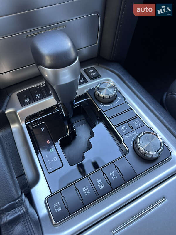 Внедорожник / Кроссовер Toyota Land Cruiser 2019 в Киеве