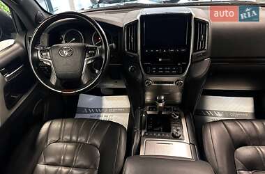 Позашляховик / Кросовер Toyota Land Cruiser 2020 в 