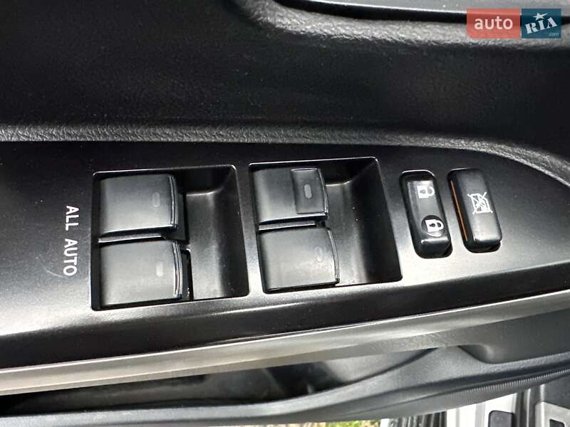 Внедорожник / Кроссовер Toyota Land Cruiser 2016 в Одессе фото 38 Внедорожник / Кроссовер Toyota Land Cruiser 2016 в Одессе