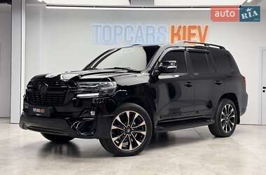 Внедорожник / Кроссовер Toyota Land Cruiser 2018 в 
