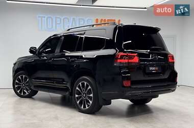 Внедорожник / Кроссовер Toyota Land Cruiser 2018 в 