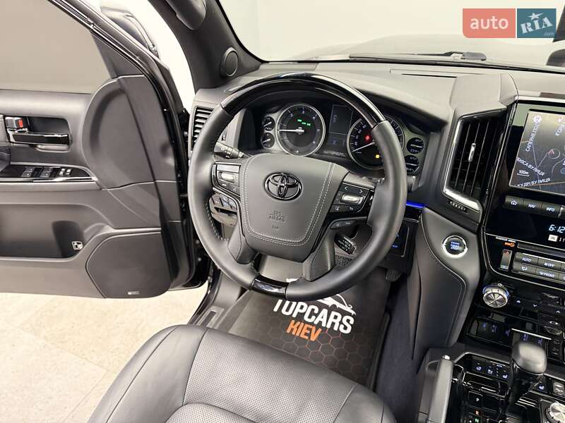 Внедорожник / Кроссовер Toyota Land Cruiser 2018 в Киеве фото 58 Внедорожник / Кроссовер Toyota Land Cruiser 2018 в Киеве