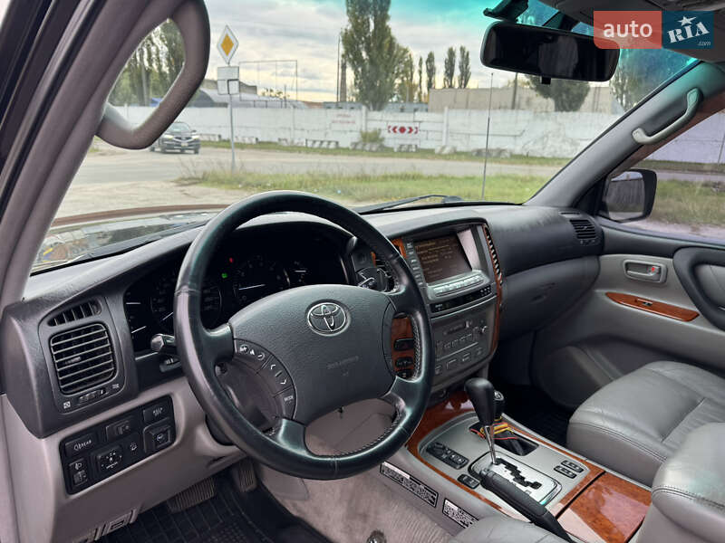 Внедорожник / Кроссовер Toyota Land Cruiser 2003 в Киеве