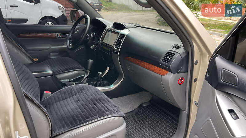 Внедорожник / Кроссовер Toyota Land Cruiser 2007 в Харькове