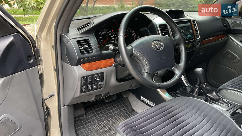 Внедорожник / Кроссовер Toyota Land Cruiser 2007 в Харькове