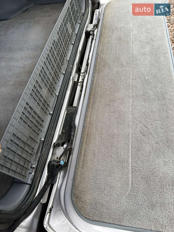 Внедорожник / Кроссовер Toyota Land Cruiser 2001 в Киеве фото 12 Внедорожник / Кроссовер Toyota Land Cruiser 2001 в Киеве