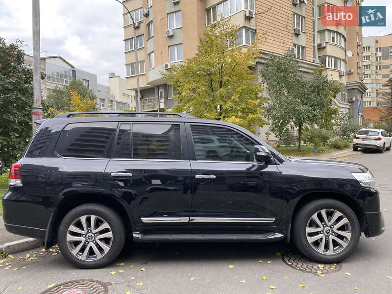 Внедорожник / Кроссовер Toyota Land Cruiser 2017 в Киеве