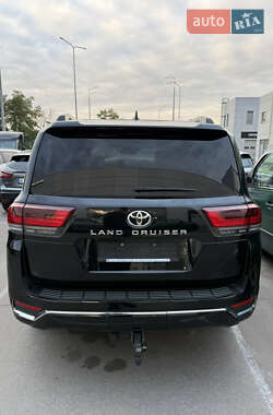 Внедорожник / Кроссовер Toyota Land Cruiser 2021 в 