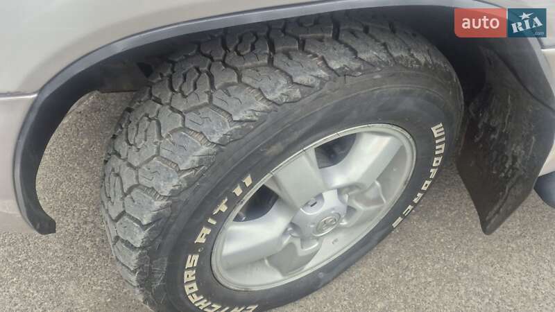 Внедорожник / Кроссовер Toyota Land Cruiser 2001 в Харькове фото 3 Внедорожник / Кроссовер Toyota Land Cruiser 2001 в Харькове