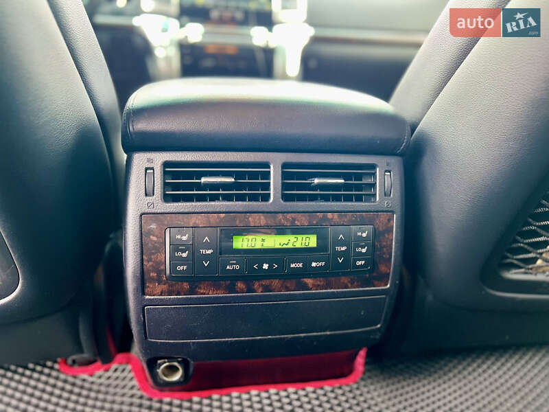 Внедорожник / Кроссовер Toyota Land Cruiser 2012 в Киеве