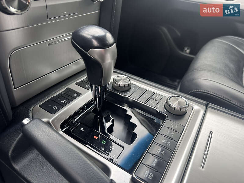 Внедорожник / Кроссовер Toyota Land Cruiser 2018 в Киеве фото 12 Внедорожник / Кроссовер Toyota Land Cruiser 2018 в Киеве