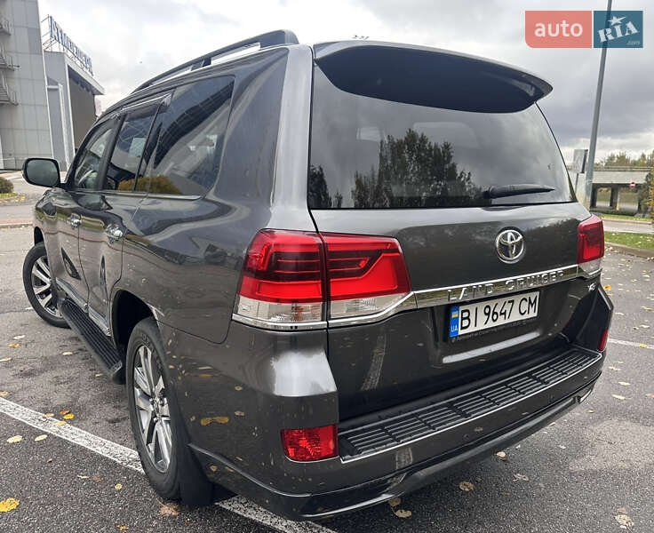 Внедорожник / Кроссовер Toyota Land Cruiser 2018 в Киеве фото 18 Внедорожник / Кроссовер Toyota Land Cruiser 2018 в Киеве