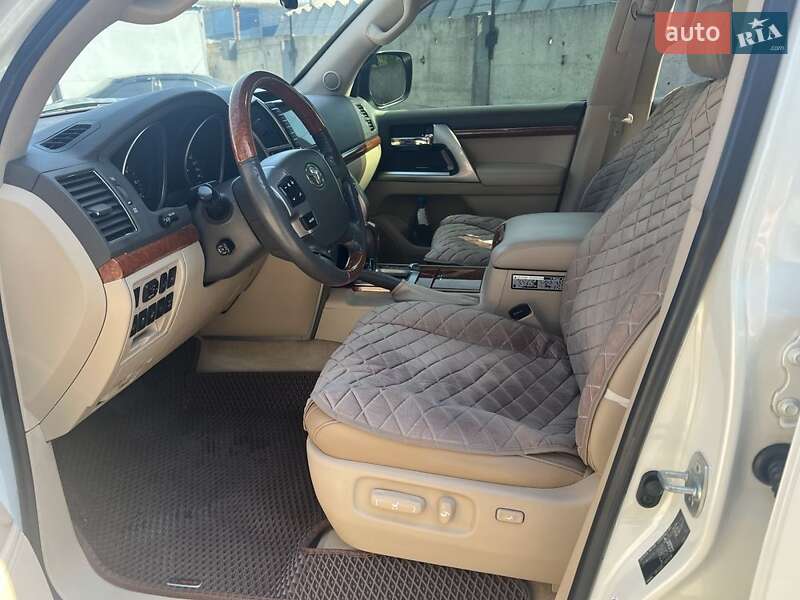 Внедорожник / Кроссовер Toyota Land Cruiser 2013 в Днепре фото 8 Внедорожник / Кроссовер Toyota Land Cruiser 2013 в Днепре