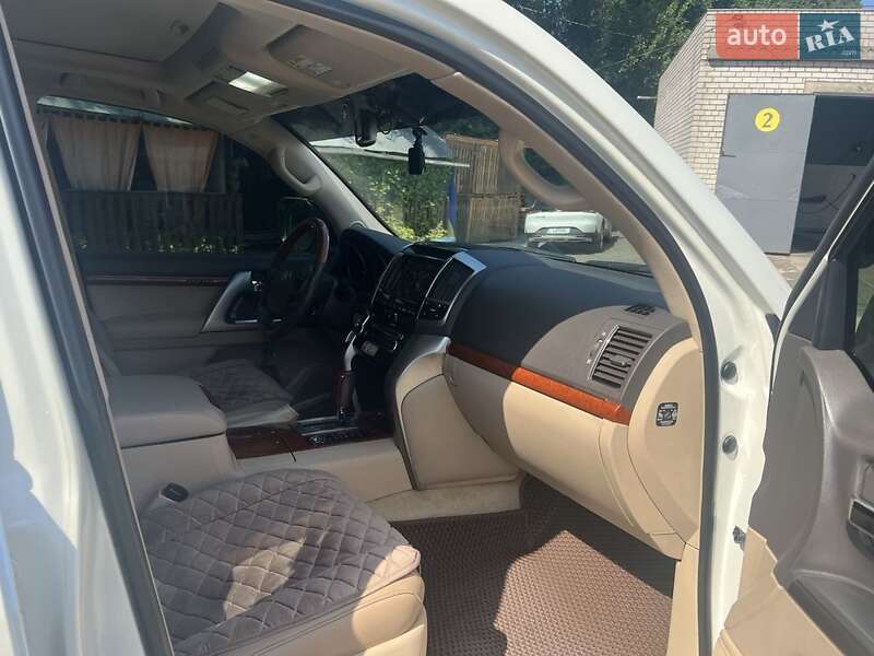 Внедорожник / Кроссовер Toyota Land Cruiser 2013 в Днепре фото 15 Внедорожник / Кроссовер Toyota Land Cruiser 2013 в Днепре