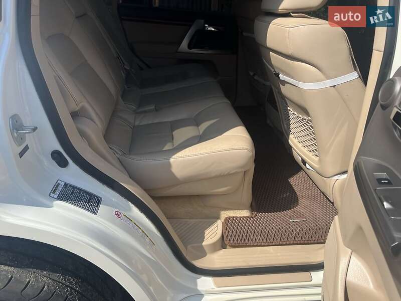 Внедорожник / Кроссовер Toyota Land Cruiser 2013 в Днепре фото 18 Внедорожник / Кроссовер Toyota Land Cruiser 2013 в Днепре