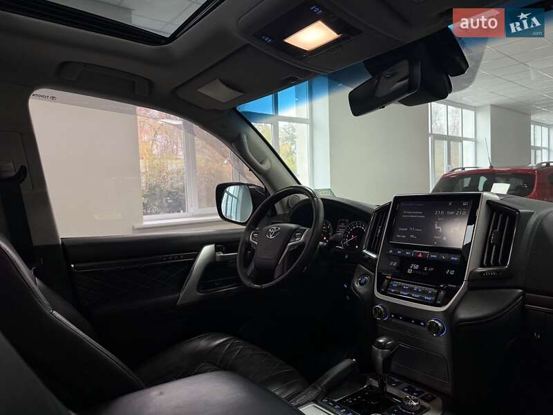 Внедорожник / Кроссовер Toyota Land Cruiser 2017 в Полтаве фото 18 Внедорожник / Кроссовер Toyota Land Cruiser 2017 в Полтаве
