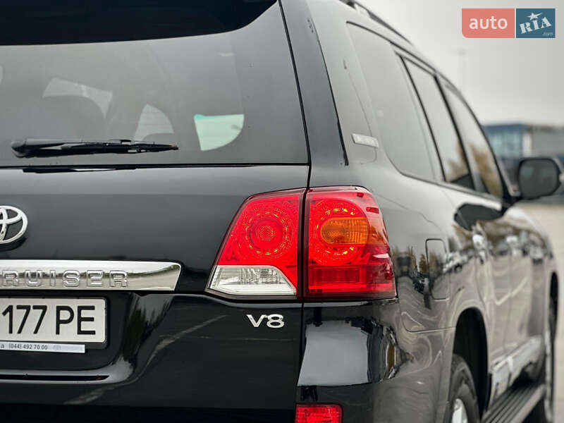 Внедорожник / Кроссовер Toyota Land Cruiser 2014 в Киеве