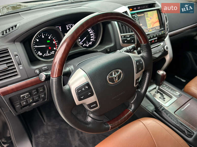 Внедорожник / Кроссовер Toyota Land Cruiser 2014 в Киеве