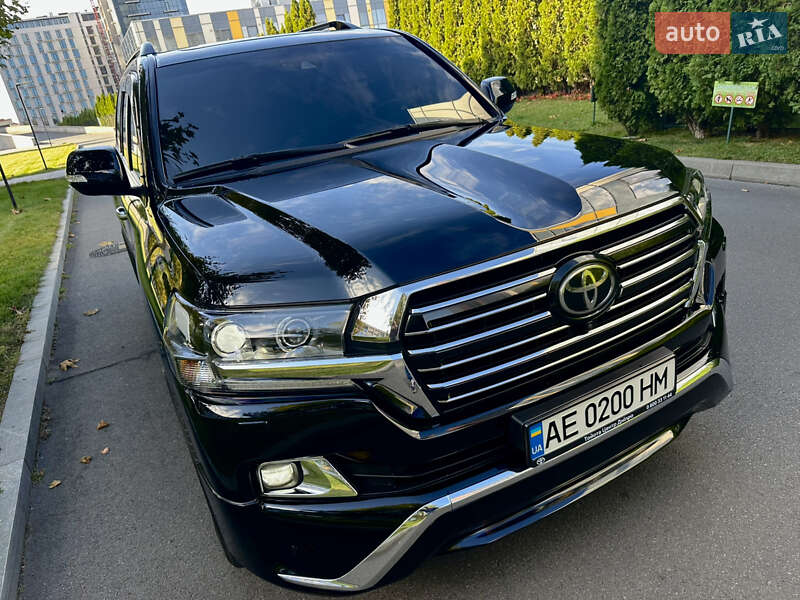 Внедорожник / Кроссовер Toyota Land Cruiser 2017 в Днепре фото 14 Внедорожник / Кроссовер Toyota Land Cruiser 2017 в Днепре