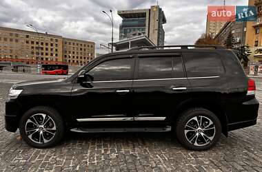 Внедорожник / Кроссовер Toyota Land Cruiser 2020 в 