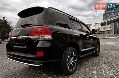 Внедорожник / Кроссовер Toyota Land Cruiser 2020 в 