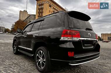 Внедорожник / Кроссовер Toyota Land Cruiser 2020 в 