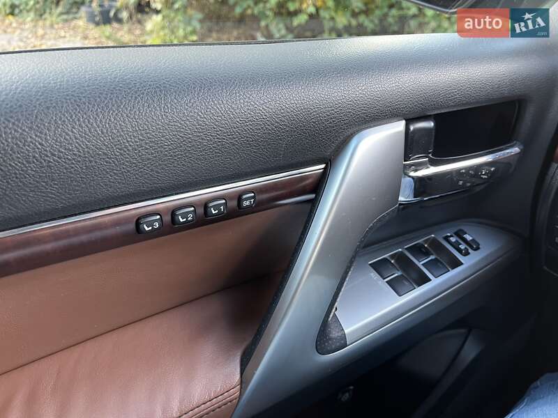 Внедорожник / Кроссовер Toyota Land Cruiser 2014 в Киеве