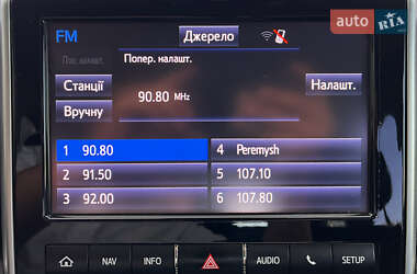 Внедорожник / Кроссовер Toyota Land Cruiser 2017 в 