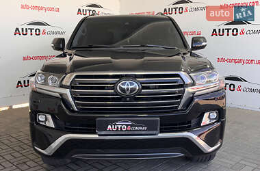 Внедорожник / Кроссовер Toyota Land Cruiser 2017 в 
