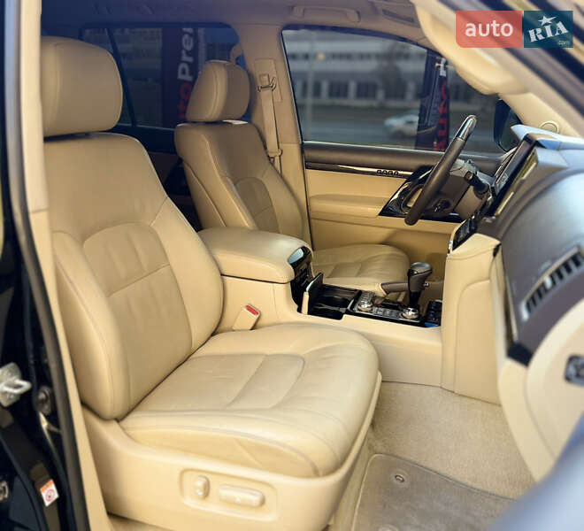 Внедорожник / Кроссовер Toyota Land Cruiser 2015 в Харькове фото 17 Внедорожник / Кроссовер Toyota Land Cruiser 2015 в Харькове