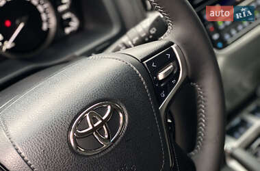 Внедорожник / Кроссовер Toyota Land Cruiser 2019 в 