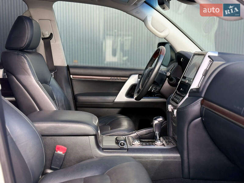 Внедорожник / Кроссовер Toyota Land Cruiser 2016 в Львове