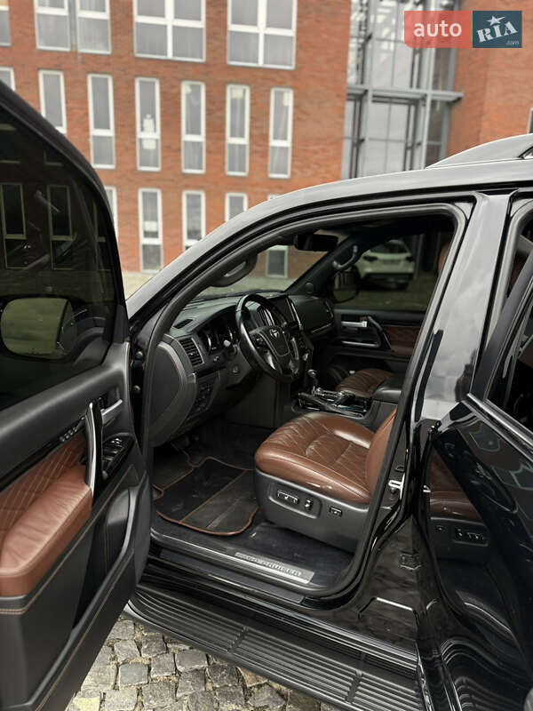 Внедорожник / Кроссовер Toyota Land Cruiser 2017 в Днепре